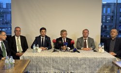 Gelecek Partisi Genel Başkanı Davutoğlu Kahramanmaraş'taki saldırıda hayatını kaybedenlerin ailelerini ziyaret etti