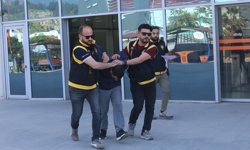 GÜNCELLEME 2 - Hatay'da satırla 3 kişiyi yaralayan zanlı tutuklandı