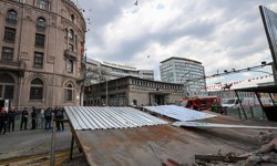 GÜNCELLEME - Ankara'da yıkım çalışması yapılan 4 katlı binanın platformu çöktü