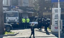 GÜNCELLEME - Beşiktaş'ta araç kiralama şirketinin 14 aracını etkileyen yangın söndürüldü