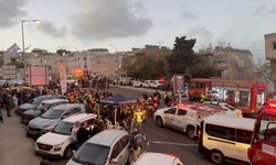 İran füzesinin İsrail'in Hayfa kentinde bir binaya doğrudan isabet etmesi sonucu 4 kişi yaralandı