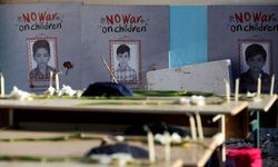 İran'ın Minab kentinde hayatını kaybeden öğrenciler başkent Tahran'da anıldı