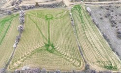 Isparta'da ekim yapılan tarlalarda oluşan desenler havadan görüntülendi