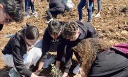 Kahramanmaraş'taki silahlı saldırıda hayatını kaybeden öğretmen ve öğrenciler için Muğla'da fidan dikildi