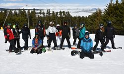 Kars'ta kayak, snowboard, antrenörlük ve kayak öğreticiliği kursu başladı