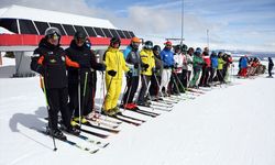 Kars'ta kayak ve snowboard kursları tamamlandı