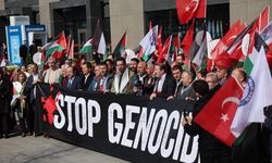 Küresel Sumud Filosu misyonuna katılacak Eğitim-Bir-Sen yöneticileri İspanya'ya uğurlandı