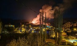 Manisa'da çıkan ev yangınında 1 kişi dumandan etkilendi