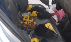 Manisa'da kuyumcudan hırsızlık yapan 3 zanlı kovalamaca sonucu yakalandı