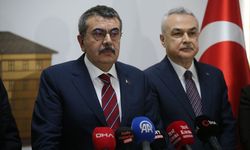 Milli Eğitim Bakanı Yusuf Tekin, Liselere Geçiş Sistemi (LGS) kapsamındaki merkezi sınavın, Dünya Kupası'ndaki milli maç sebebiyle 13 Haziran Cumartesi gününe alındığını bildirdi