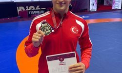 Milli güreşçi Elvira Süleyman Kamaloğlu, Avrupa ikincisi oldu