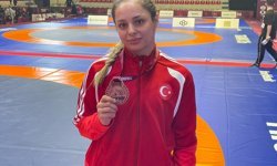 Milli güreşçi Tuba Demir, Avrupa üçüncüsü oldu