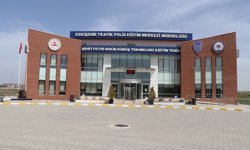 Motosikletli trafik polisleri 'Şahinler' zorlu eğitimlerden geçiyor