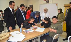 Muş'ta fidanlar toprakla buluşturuldu, gökyüzüne balonlar bırakıldı