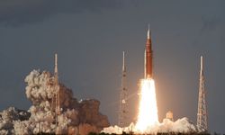 NASA launches Artemis II, marking astronauts' 1st flight to moon since 1972