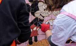 Onaranlar Kulübü, İstanbul'un yıpranmış yüzeylerini seramik kolajlarla dönüştürüyor