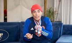 Otizmli ikiz milli kayakçılar babalarının desteğiyle başarıdan başarıya koşuyor