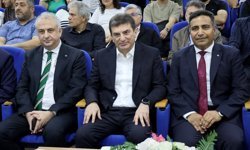 OYAK Genel Müdürü Yalçıntaş, 'Yeni Altay'ın Bilinmeyen Hikayesi' kitabını üniversiteliler için imzaladı