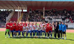 RTÜK Başkanı Daniş, 2025-2026 Süper Amatör Lig'in Şampiyonu Çanakkalespor'u kutladı