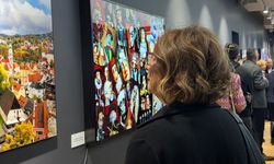 Sanatçı İzzet Keribar'ın 'Prag ve Bohemya-Tarihten Yansıyan Işık' sergisi açıldı