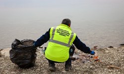 Sapanca Gölü ve çevresinde tahribata neden olabilecek atıklar toplandı