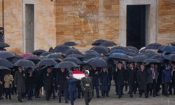 TBMM Başkanı Kurtulmuş başkanlığındaki devlet erkanı, Anıtkabir'i ziyaret etti