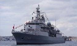TCG Barbaros Fırkateyni 23 Nisan dolayısıyla ziyarete açıldı