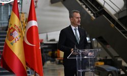 Türk Havacılık ve Uzay Sanayii (TUSAŞ) tarafından üretilen milli jet eğitim uçağı HÜRJET'in İspanya'ya ihracatına ilişkin, Madrid'teki Airbus tesislerinde imza töreni düzenlendi
