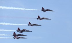 Türk Yıldızları, Çanakkale Şehitler Abidesi üzerinde gösteri uçuşu yaptı