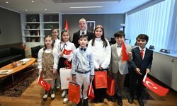 Türkiye'nin Brüksel Büyükelçiliğinde ​makamlar çocuklara devredildi
