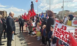 Van ve çevre illerde 23 Nisan Ulusal Egemenlik ve Çocuk Bayramı kutlandı