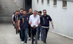 Adana merkezli yasa dışı bahis operasyonunda yakalanan 154 zanlı adliyede