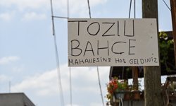 Adana'da mahalle sakinlerinden altyapı çalışmasının ardından asfaltlanmayan yollara tepki