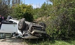 Afyonkarahisar'da otomobilin devrilmesi sonucu 4 kişi yaralandı