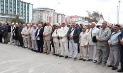 Ağrı'da hacı adayları dualarla kutsal topraklara uğurlandı