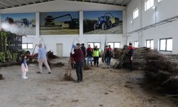Ağrı'da meyve yetiştiriciliğinin yaygınlaşması amacıyla çiftçilere fidan desteği
