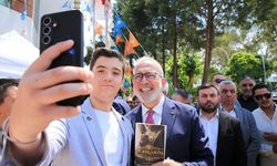 AK Parti Grup Başkanvekili Yenişehirlioğlu, Manisa'da bayramlaşma programlarına katıldı