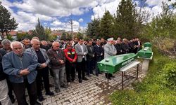 Aksaray'da temizlik için girdikleri kuyuda ölen 2'si kardeş 3 kişinin cenazesi toprağa verildi