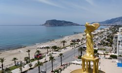 Alanya'daki otel 'Antik Roma' konseptiyle müze atmosferinde hizmet veriyor