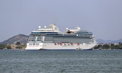 'Allura' isimli kruvaziyer Fethiye Körfezi'ne demirledi