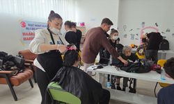 Amasya'da öğrenciler özel gereksinimli bireylerin saç bakımını yaptı