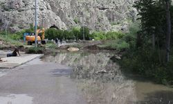 Amasya'da Yeşilırmak'ın taşması sonucu evleri ve tarım alanlarını su bastı