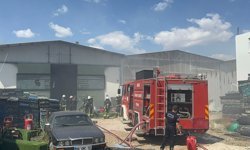 Antalya'da geri dönüşüm fabrikasında çıkan yangın söndürüldü