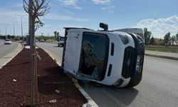 Antalya'da otomobil ile kamyonetin çarpıştığı kazada 7 kişi yaralandı