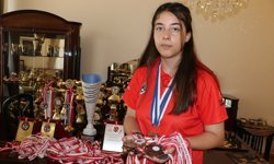 Avrupa satranç şampiyonu Beren, 'Büyük Usta' olmak için çalışıyor: