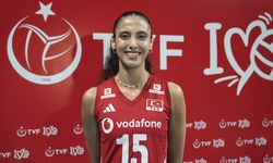 Ay-yıldızlı voleybolcu Deniz Uyanık 'ilk senesindeki gibi'