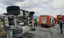 Aydın'da devrilen tırın sürücüsü öldü