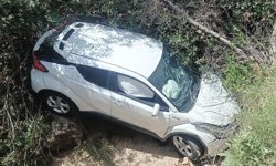 Aydın'da otomobilin devrilmesi sonucu öğretmen ve 6 öğrencisi yaralandı