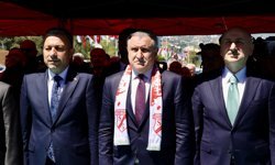 Bakan Bak, Akçaabat Yarı Olimpik Yüzme Havuzu açılışında konuştu:
