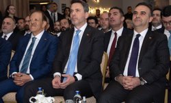 Bakan Bayraktar, güneş enerjisinin yıl sonunda elektrik kurulu gücünde zirveye çıkacağını bildirdi: